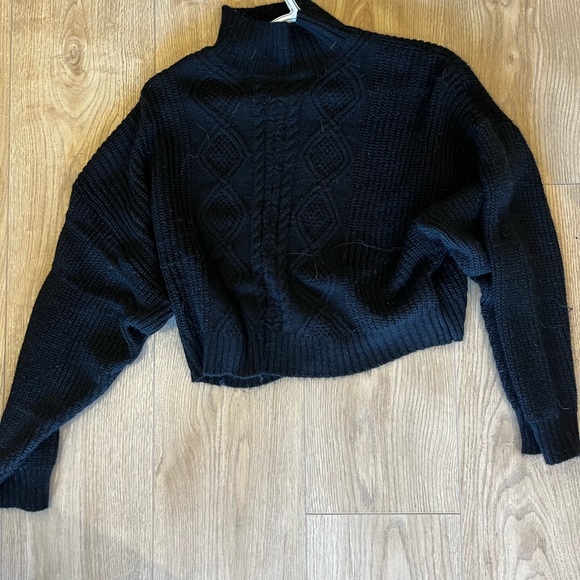 Cropped black sweater - Picture 1 of 1